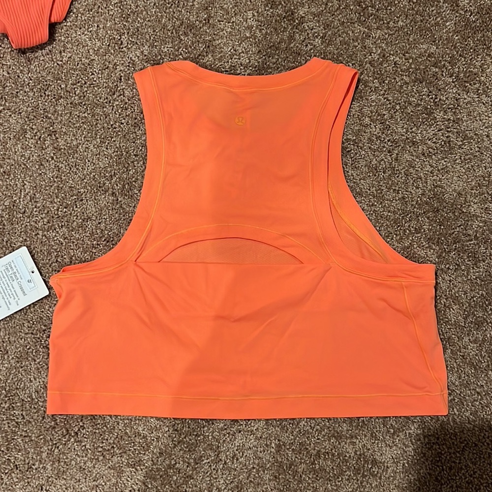 Open-Back Cropped Train Tank - Picture 2 of 3